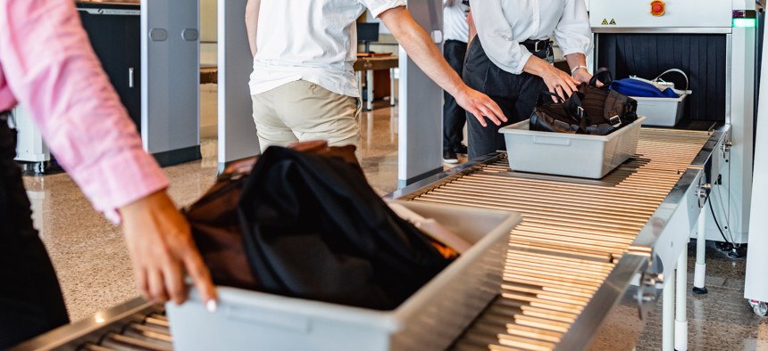 Security Guards at Federal Buildings lack oversight