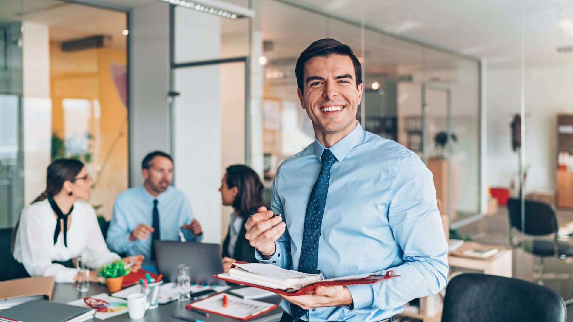 How to Master Sales Management and Lead High-Performing Teams